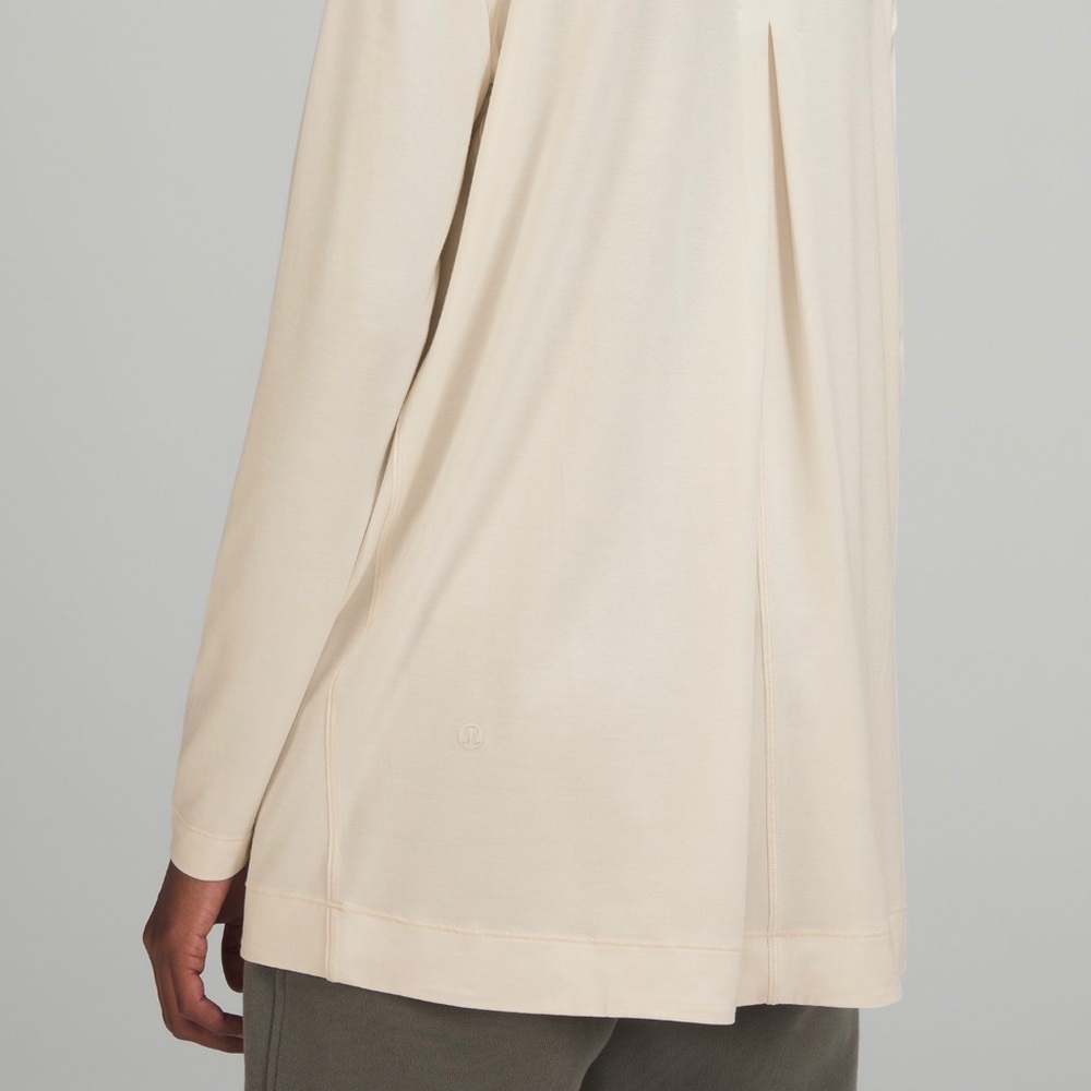 Lululemon Modal Pleated Back Long Sleeve Size 6 in WHTO - Picture 5 of 9